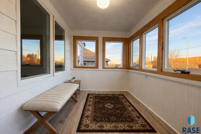 819 N Cliff Ave Avenue, Sioux Falls, SD 57103