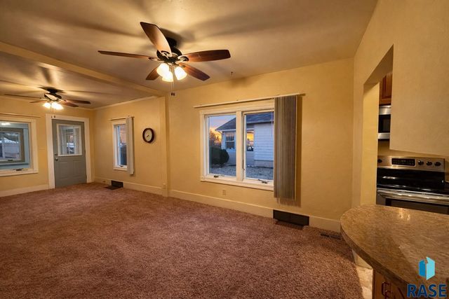 819 N Cliff Ave Avenue, Sioux Falls, SD 57103