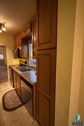 819 N Cliff Ave Avenue, Sioux Falls, SD 57103