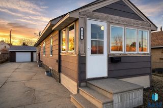 819 N Cliff Ave Avenue, Sioux Falls, SD 57103
