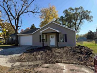 2817 Prairie Grove Drive, Fort Wayne, IN 46809