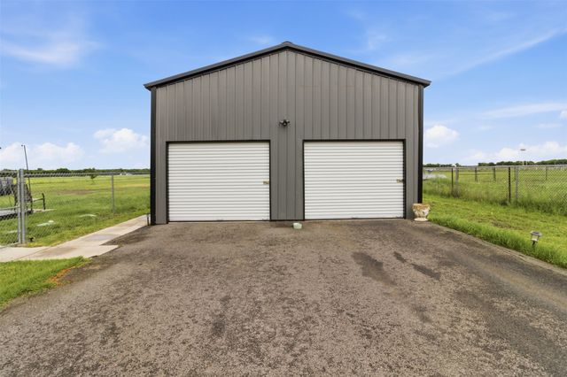 9013 County Road 1143, Leonard, TX 75452