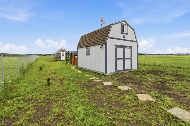 9013 County Road 1143, Leonard, TX 75452