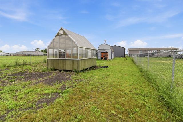 9013 County Road 1143, Leonard, TX 75452