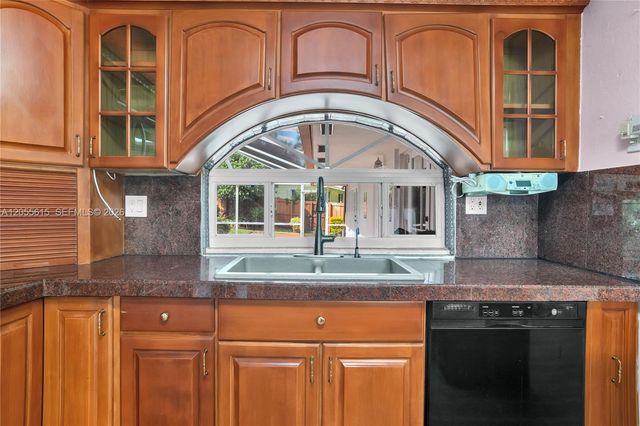 17320 SW 89th Ave, Palmetto Bay, FL 33157
