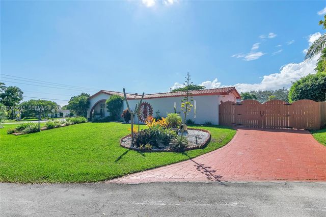 17320 SW 89th Ave, Palmetto Bay, FL 33157