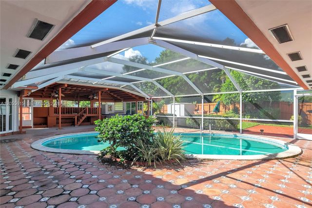 17320 SW 89th Ave, Palmetto Bay, FL 33157