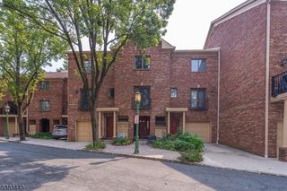 16 Mews Ln, South Orange Village Twp., NJ 07079