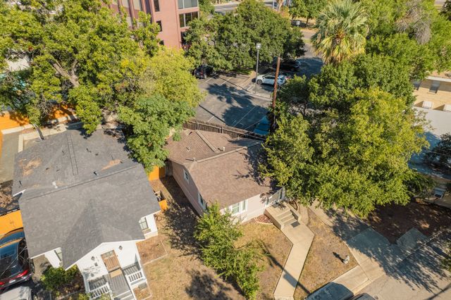 118 Funston Pl, San Antonio, TX 78209