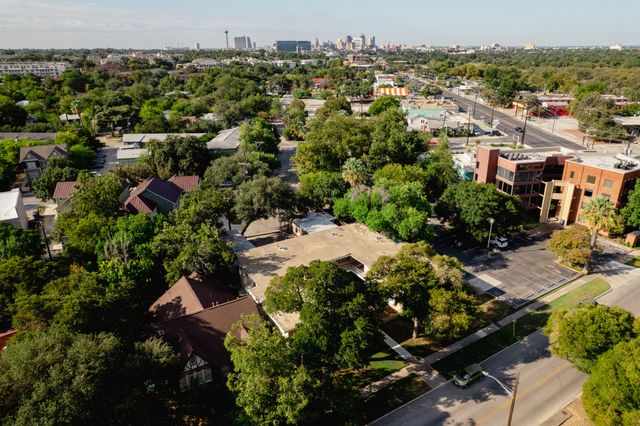 118 Funston Pl, San Antonio, TX 78209