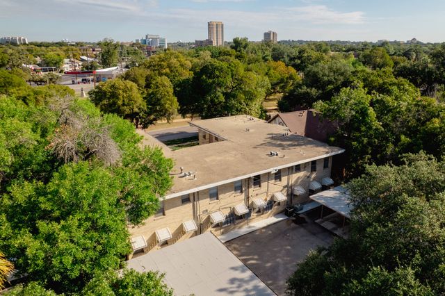 118 Funston Pl, San Antonio, TX 78209