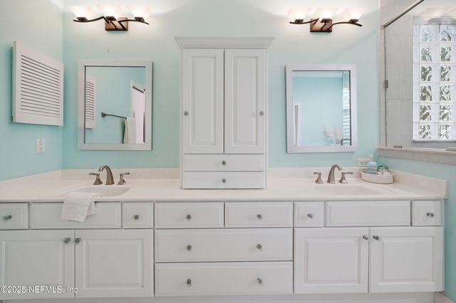 8642 AUTUMN GREEN Drive, Jacksonville, FL 32256