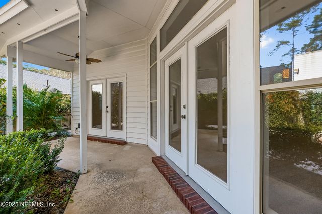 8642 AUTUMN GREEN Drive, Jacksonville, FL 32256