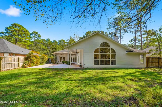 8642 AUTUMN GREEN Drive, Jacksonville, FL 32256