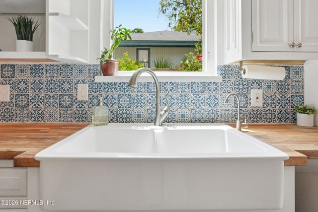 1852 HICKORY Lane, Atlantic Beach, FL 32233