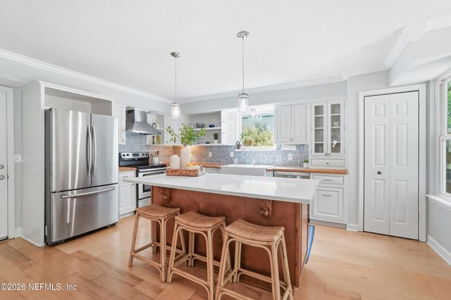 1852 HICKORY Lane, Atlantic Beach, FL 32233