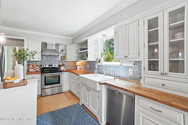 1852 HICKORY Lane, Atlantic Beach, FL 32233