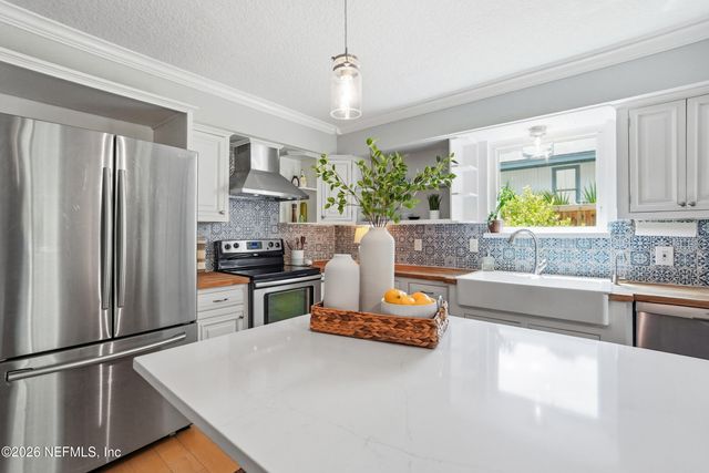 1852 HICKORY Lane, Atlantic Beach, FL 32233