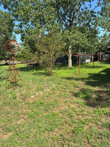 1411 Pecan SHRS, Smithville, TX 78957