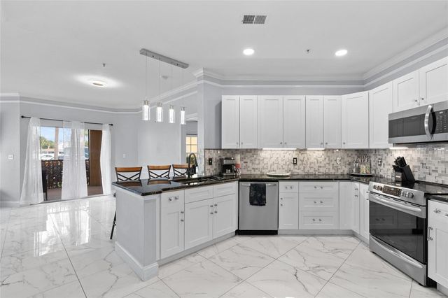 4333 BAYSIDE VILLAGE DRIVE 110, Tampa, FL 33615