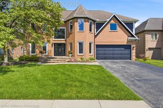 23030 Kristy Lane, Southfield, MI 48033