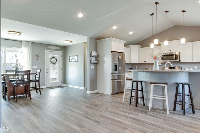 8526 Sandrea Lane S, Ladoga, IN 47954