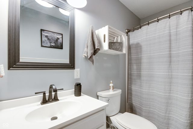 8526 Sandrea Lane S, Ladoga, IN 47954