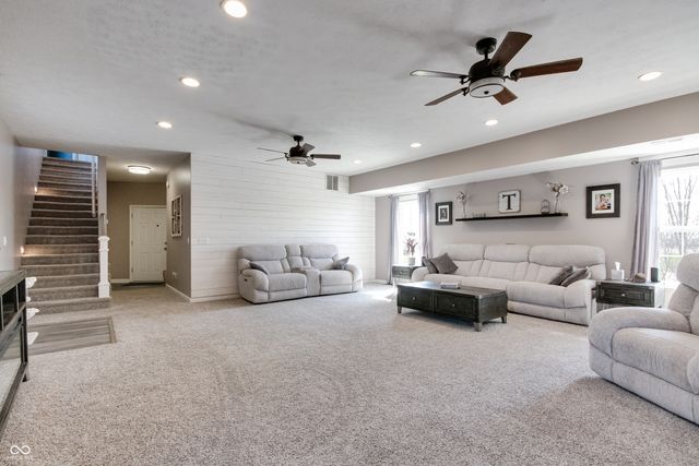 8526 Sandrea Lane S, Ladoga, IN 47954