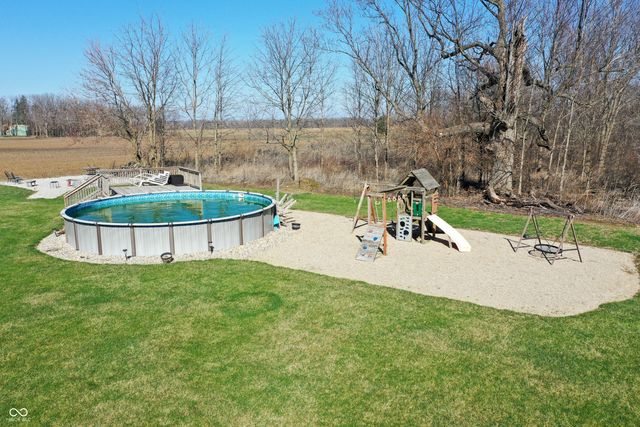 8526 Sandrea Lane S, Ladoga, IN 47954