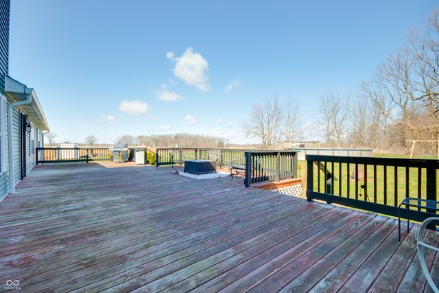 8526 Sandrea Lane S, Ladoga, IN 47954