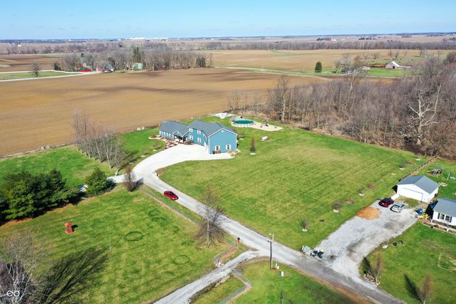8526 Sandrea Lane S, Ladoga, IN 47954
