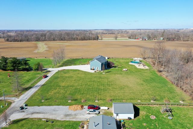 8526 Sandrea Lane S, Ladoga, IN 47954
