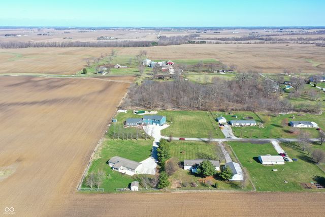 8526 Sandrea Lane S, Ladoga, IN 47954
