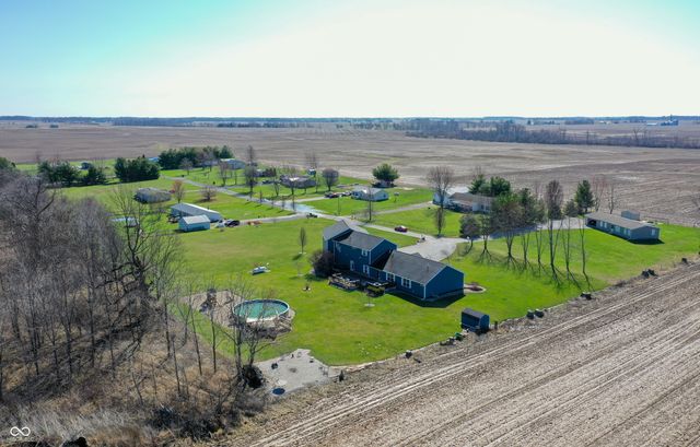 8526 Sandrea Lane S, Ladoga, IN 47954