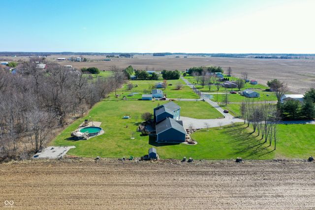 8526 Sandrea Lane S, Ladoga, IN 47954