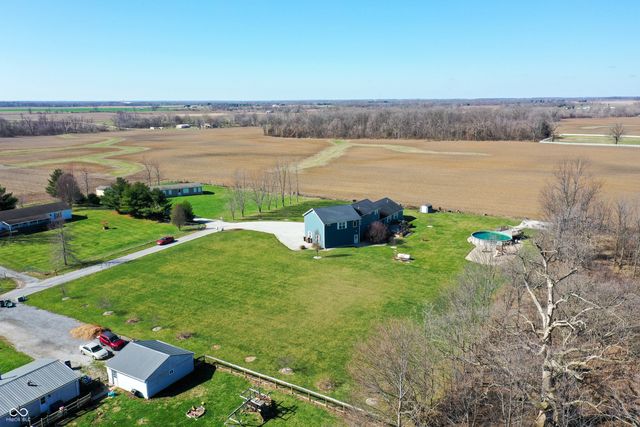 8526 Sandrea Lane S, Ladoga, IN 47954