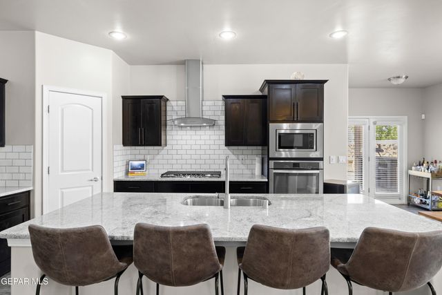 12401 KNIGHTSBRIDGE Drive, Horizon City, TX 79928