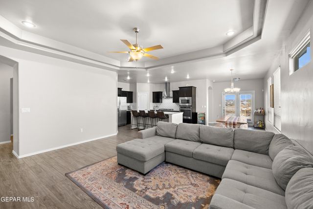 12401 KNIGHTSBRIDGE Drive, Horizon City, TX 79928