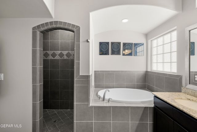 12401 KNIGHTSBRIDGE Drive, Horizon City, TX 79928