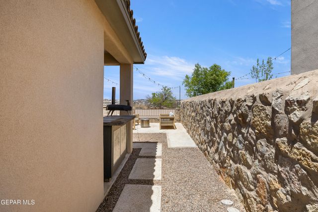 12401 KNIGHTSBRIDGE Drive, Horizon City, TX 79928