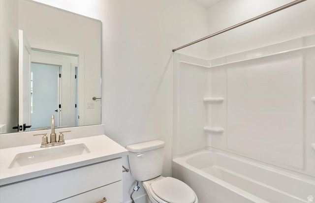 1033 E 250 S, Salem, UT 84653