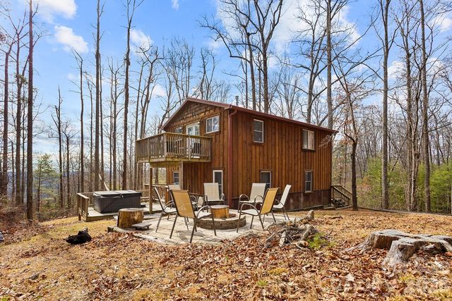 143 Red Huckleberry Lane, Hendersonville, NC 28792