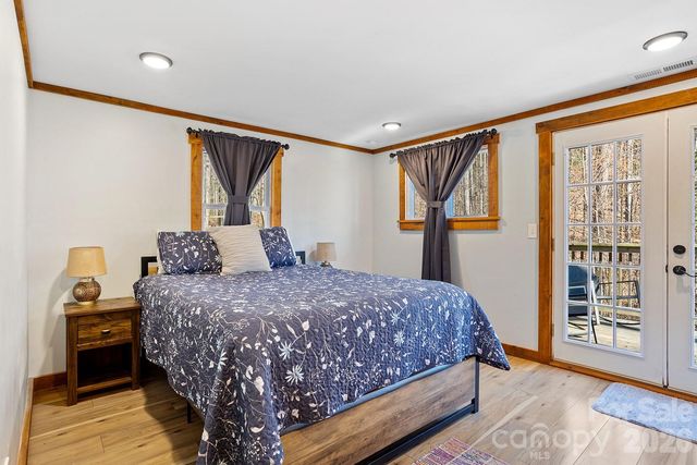 143 Red Huckleberry Lane, Hendersonville, NC 28792