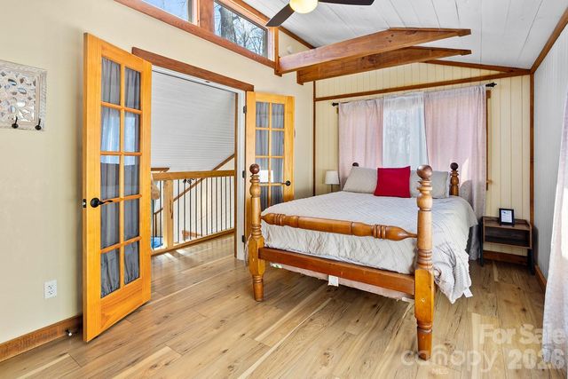 143 Red Huckleberry Lane, Hendersonville, NC 28792