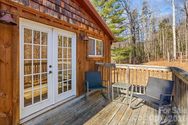 143 Red Huckleberry Lane, Hendersonville, NC 28792