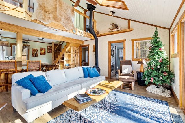 143 Red Huckleberry Lane, Hendersonville, NC 28792