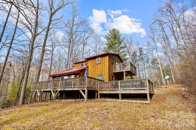 143 Red Huckleberry Lane, Hendersonville, NC 28792