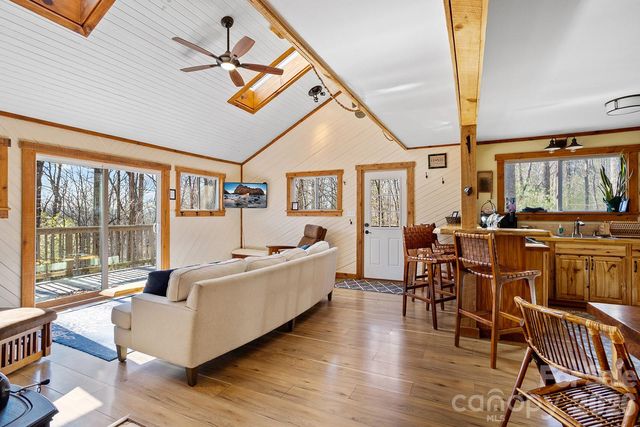 143 Red Huckleberry Lane, Hendersonville, NC 28792