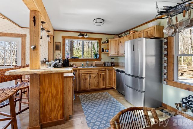 143 Red Huckleberry Lane, Hendersonville, NC 28792