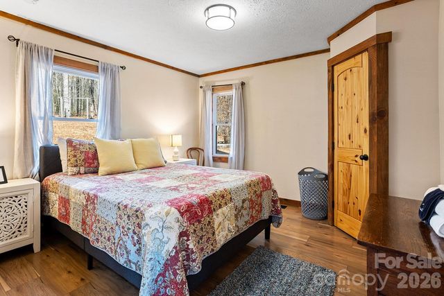 143 Red Huckleberry Lane, Hendersonville, NC 28792